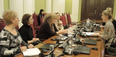 3. februar 2016. Učesnice sastanaka Ženske parlamentarne mreže sa predstavnicama Sindikata medicinskih sestara i tehničara Srbije 